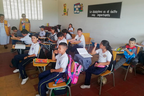 Asociación de Clubes de Leones Distrito Múltiple F Colombia - Leones  colombianos trabajan por la educación de niños y jóvenes